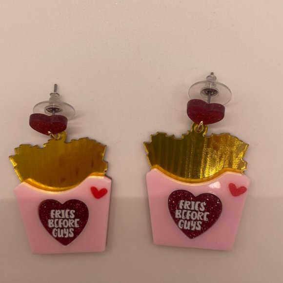 ⭐❤️ FREE Fries French Boys Guys Food Snack Boho Hipster Artsy Drop Hip Earrings - Picture 2 of 7